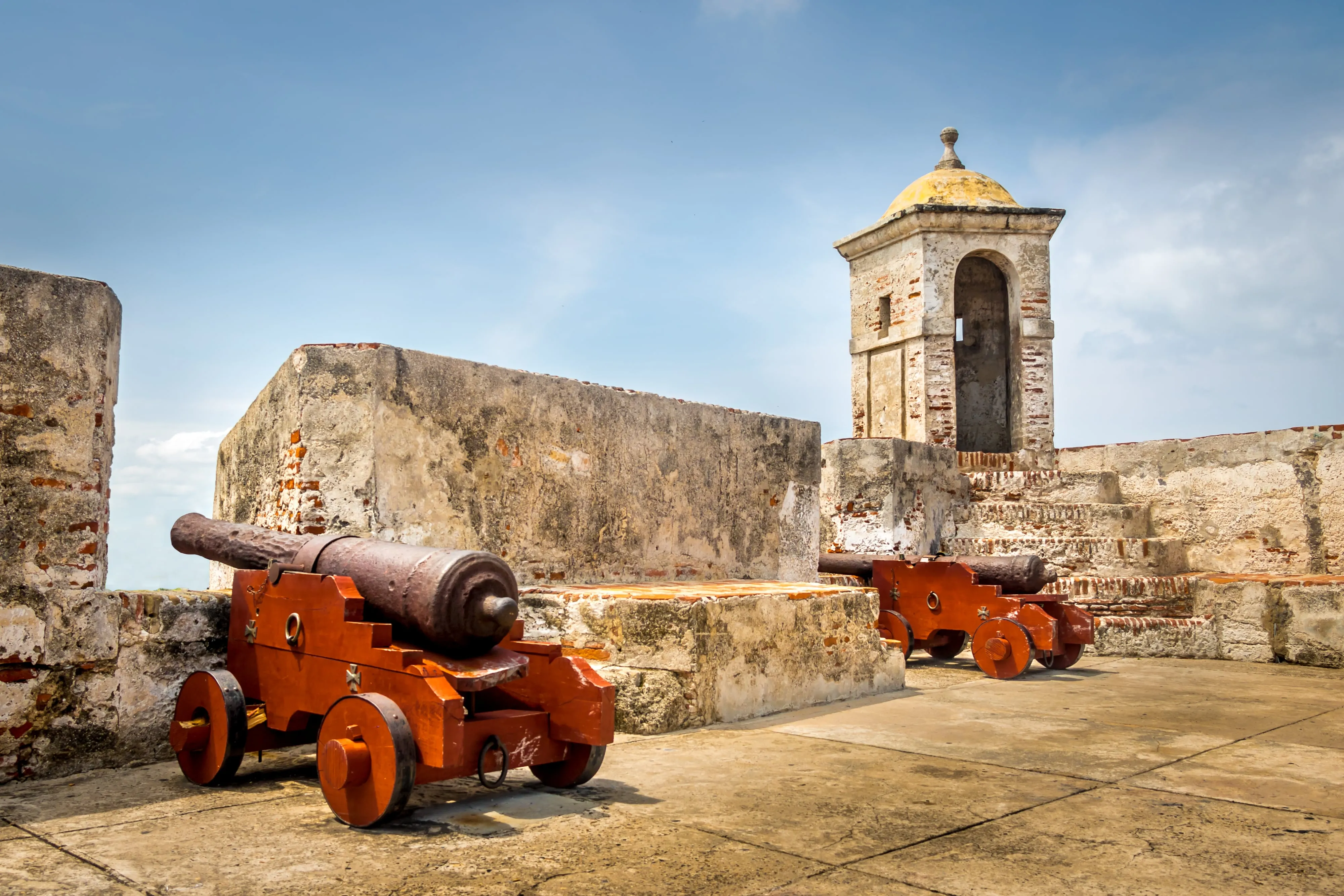 Castillo San Felipe de Barajas with colonial cannons